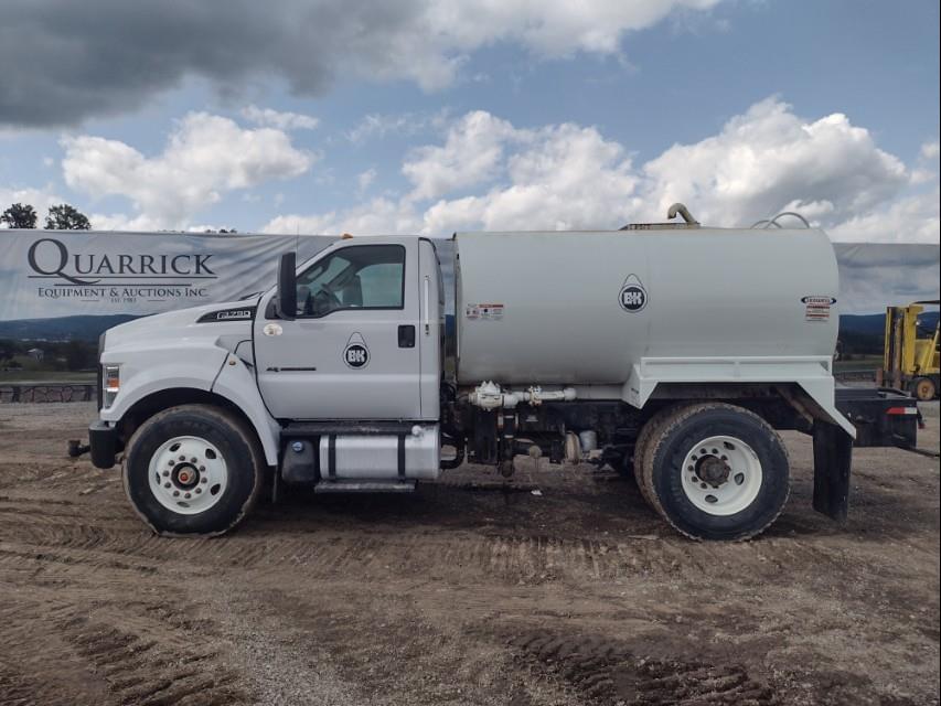 Image of Ford F-750 Primary image