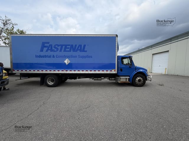 Image of Freightliner Business Class M2 106 equipment image 2