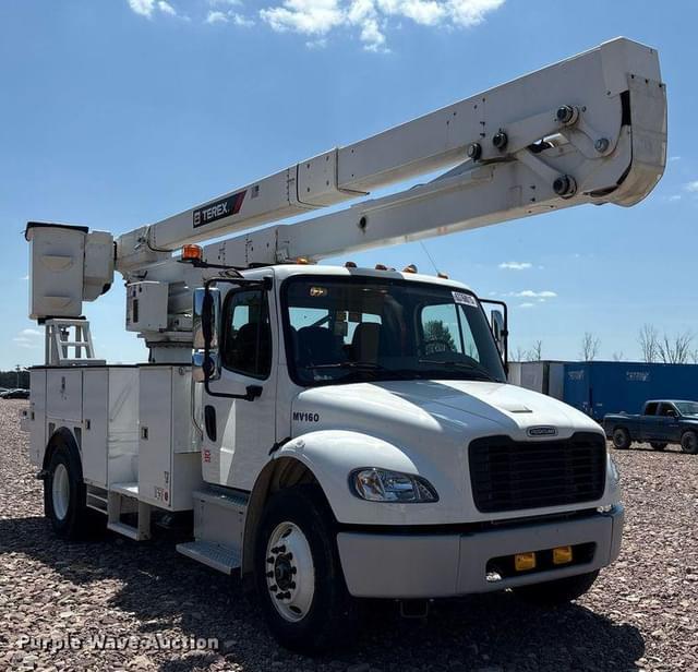 Image of Freightliner Business Class M2 equipment image 2