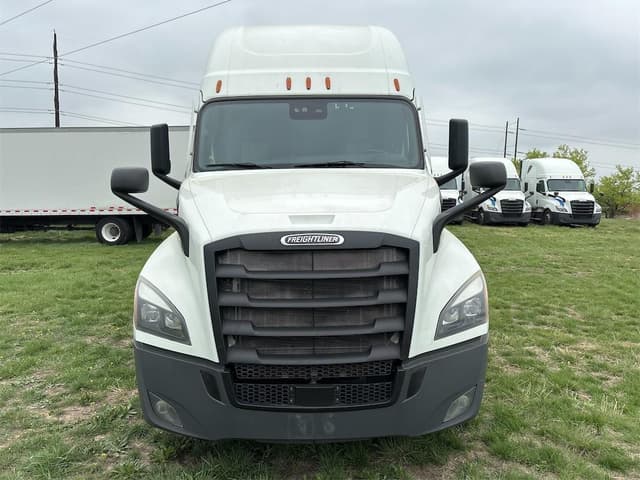 Image of Freightliner Cascadia 126 equipment image 1