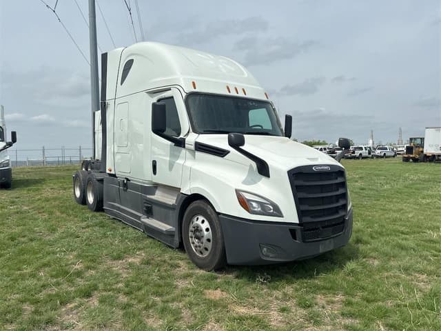 Image of Freightliner Cascadia 126 equipment image 2