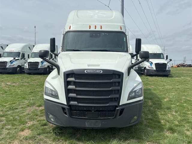 Image of Freightliner Cascadia 126 equipment image 1