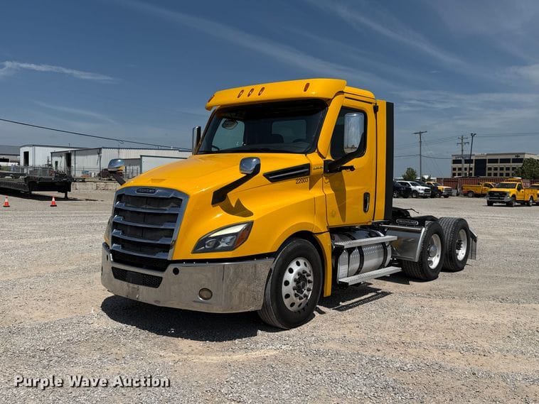 2022 Freightliner Cascadia 126 Equipment Image0