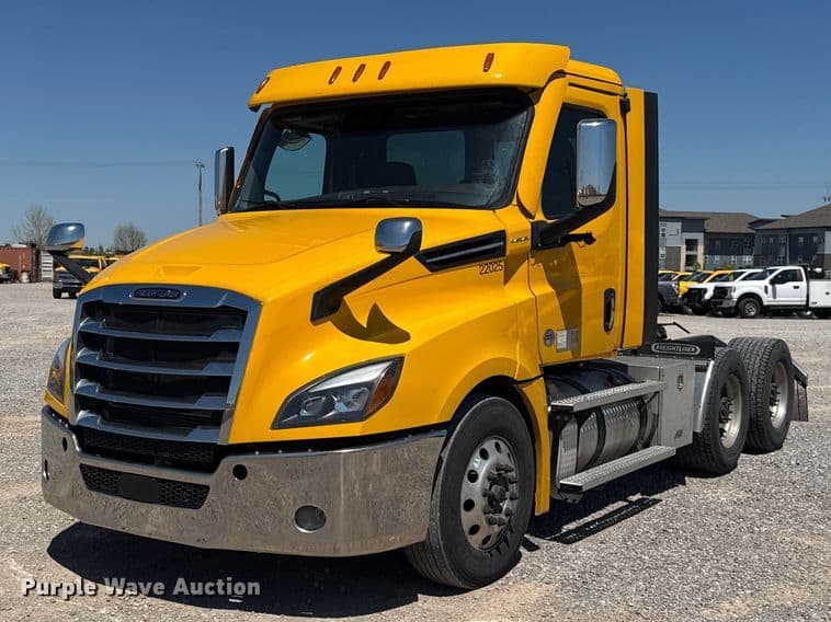 Image of Freightliner Cascadia 126 Primary image