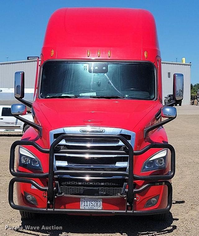 Image of Freightliner Cascadia equipment image 1