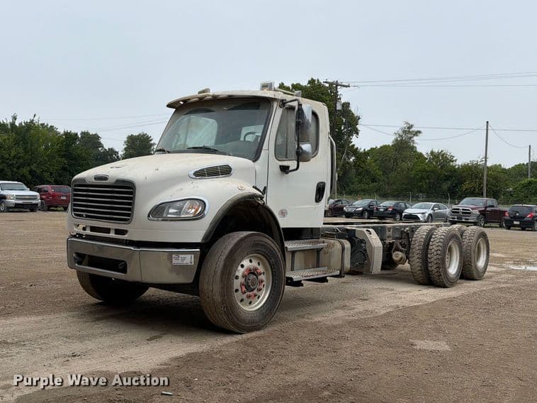 Image of Freightliner M2 106 Primary image
