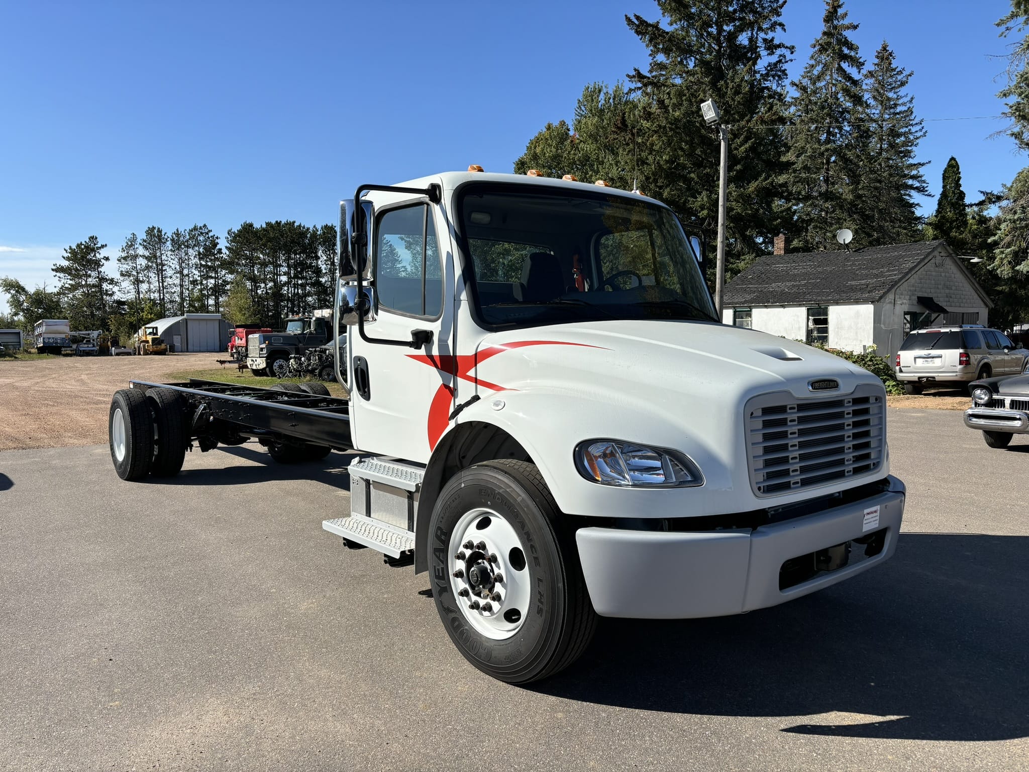 Main image Freightliner M2