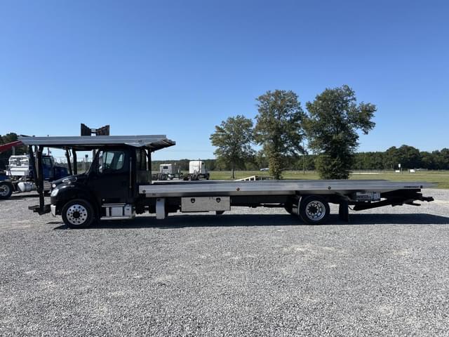 Image of Freightliner M2 equipment image 1