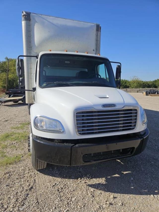 Image of Freightliner M2 equipment image 2