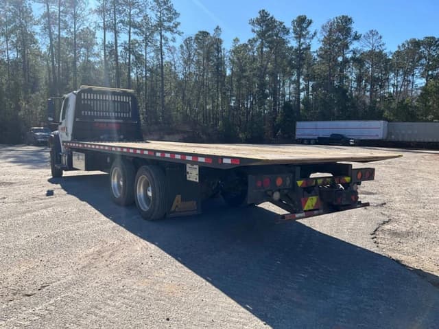 Image of Freightliner M2 equipment image 2