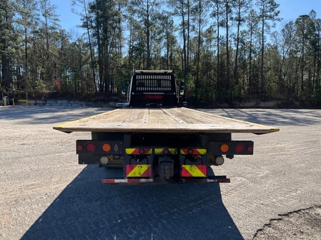 Image of Freightliner M2 equipment image 3