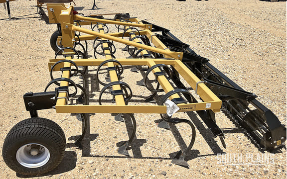 2022 Gearmore Arena-Vator III Equipment Image0