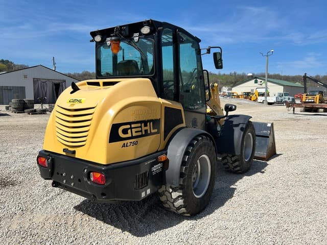 Image of Gehl AL750 equipment image 3