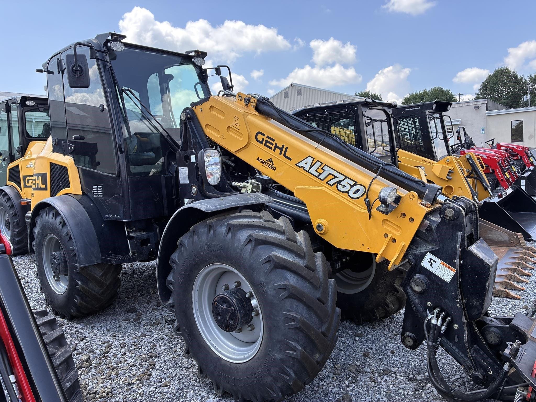 2022 Gehl ALT750 Equipment Image0