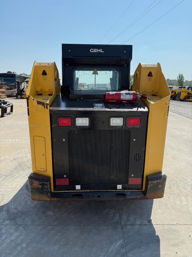 Image of Gehl RT215 equipment image 3