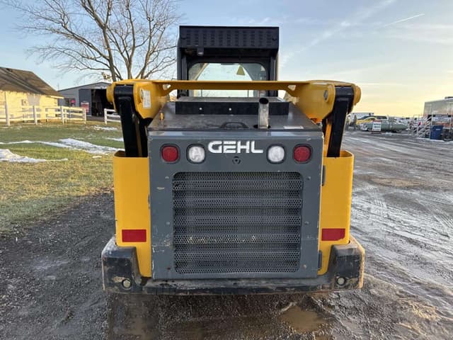 Image of Gehl V270 equipment image 4