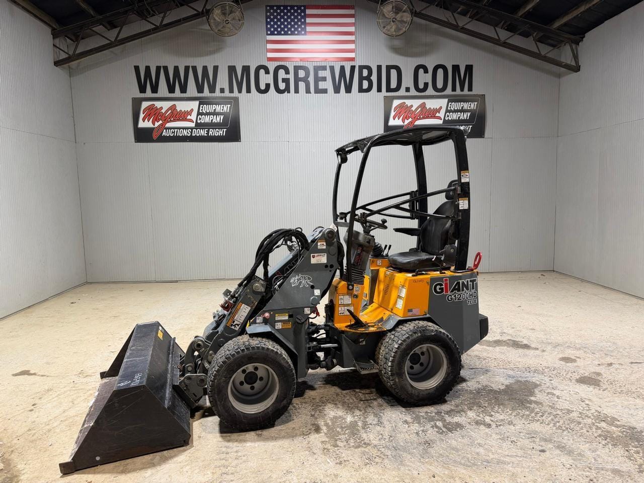 2022 Giant G1200 Equipment Image0