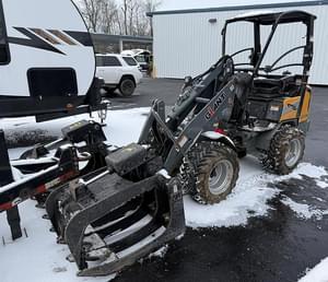 2022 Giant G2200HD Image