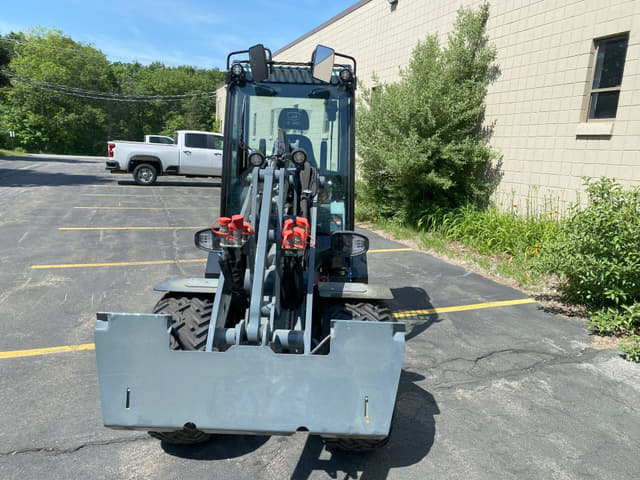 Image of Giant G2500HD equipment image 2