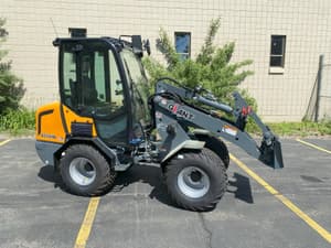 2022 Giant G2500HD Image