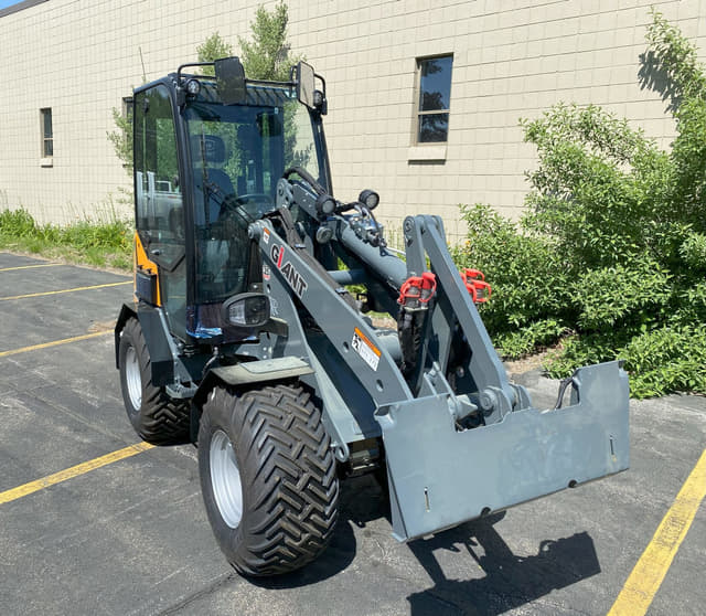 Image of Giant G2500HD equipment image 3