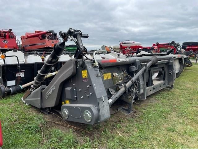 Image of Gleaner Command 3308 equipment image 3