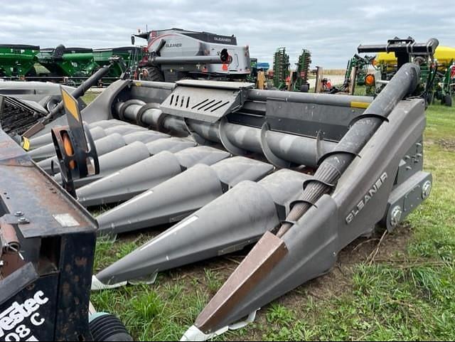 Image of Gleaner Command 3308 equipment image 4