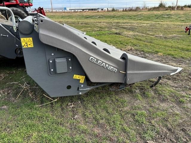 Image of Gleaner Command 3308 equipment image 3