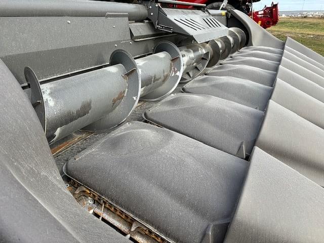Image of Gleaner Command 3308 equipment image 4