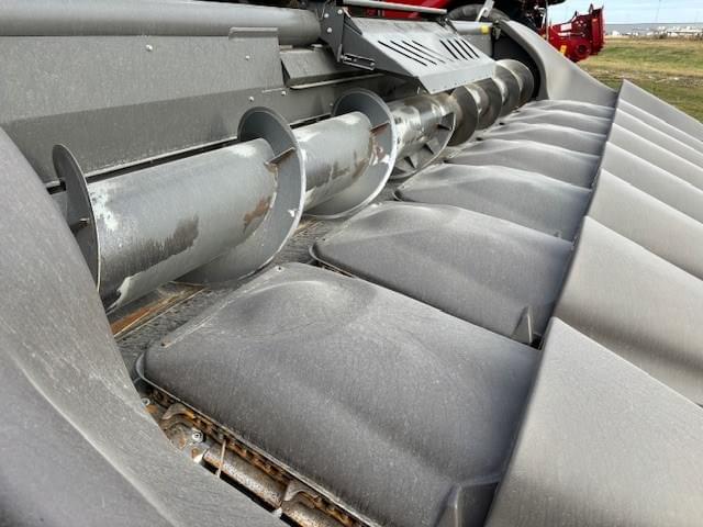Image of Gleaner Command 3308 equipment image 4