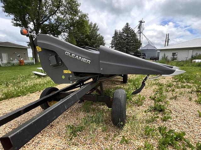 Image of Gleaner Command 3308 equipment image 3