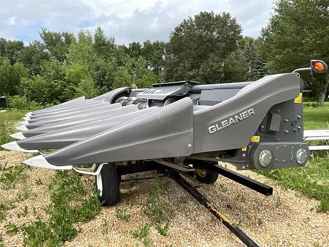 Image of Gleaner Command 3308 equipment image 1