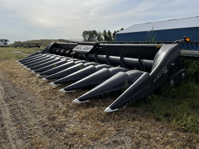 Image of Gleaner 3312 equipment image 1