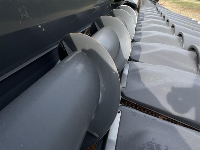 Image of Gleaner 3312 equipment image 4