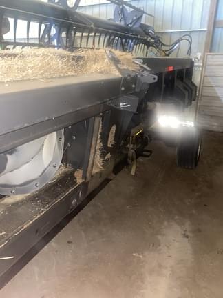 Image of Gleaner 9330 equipment image 4