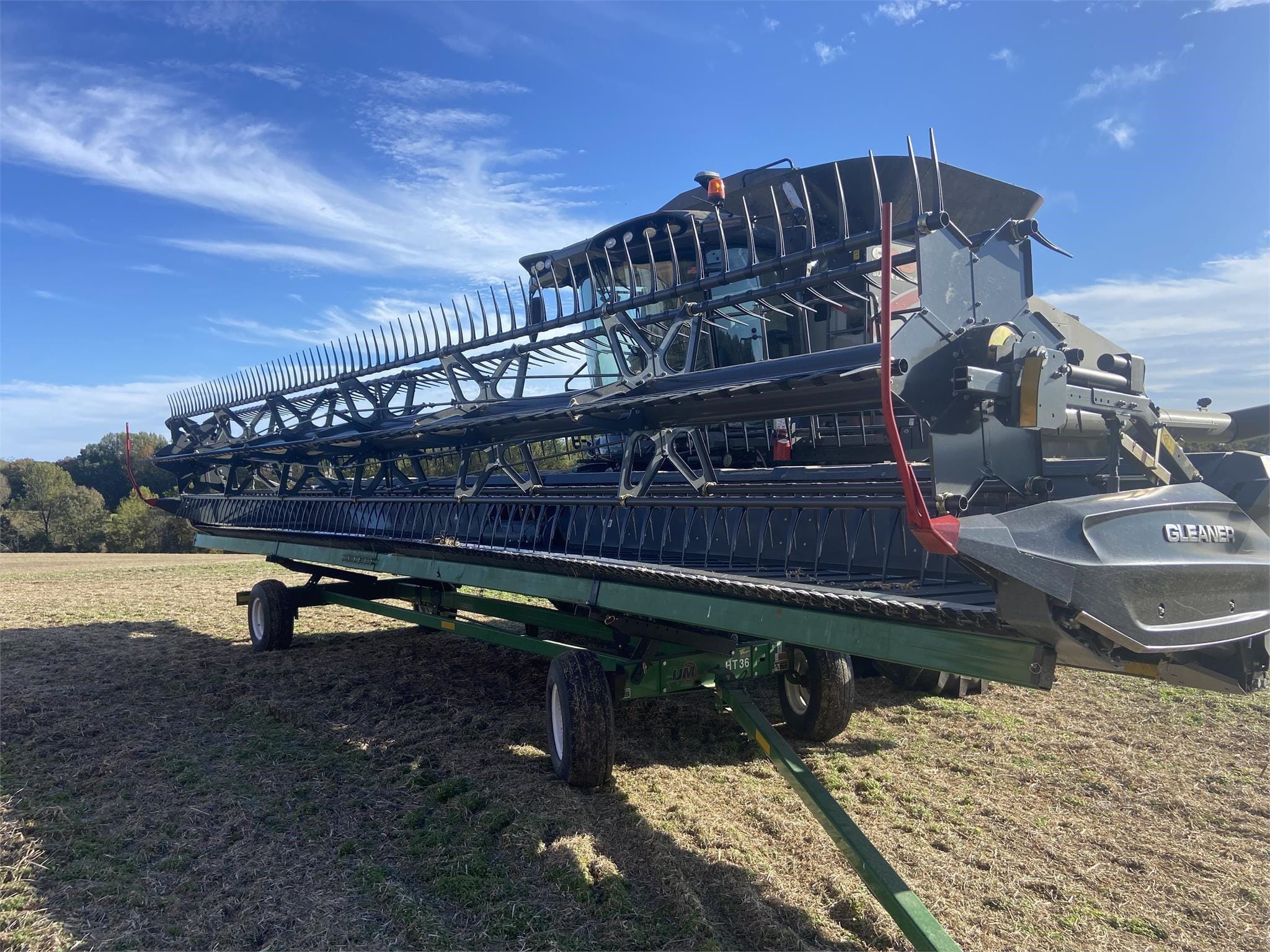 2022 Gleaner 9335 Equipment Image0