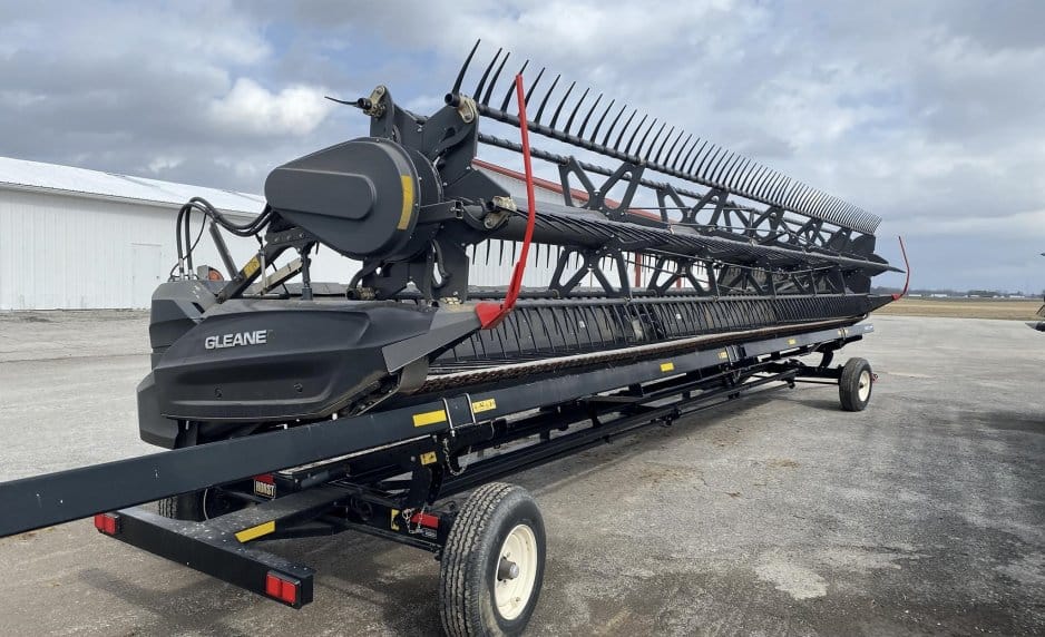 2022 Gleaner 9335 Equipment Image0
