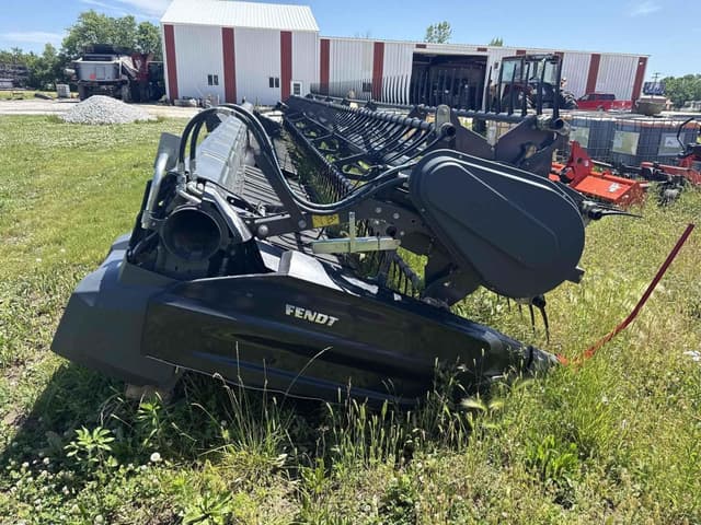Image of Gleaner 9340 equipment image 3