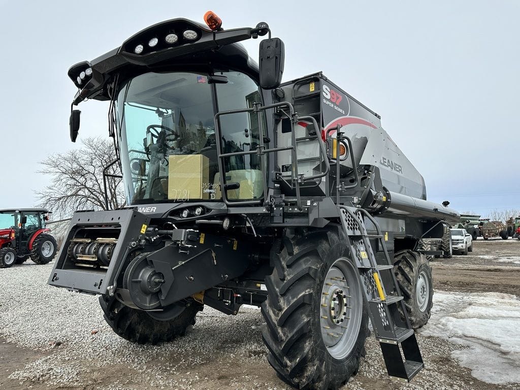 Main image Gleaner S97