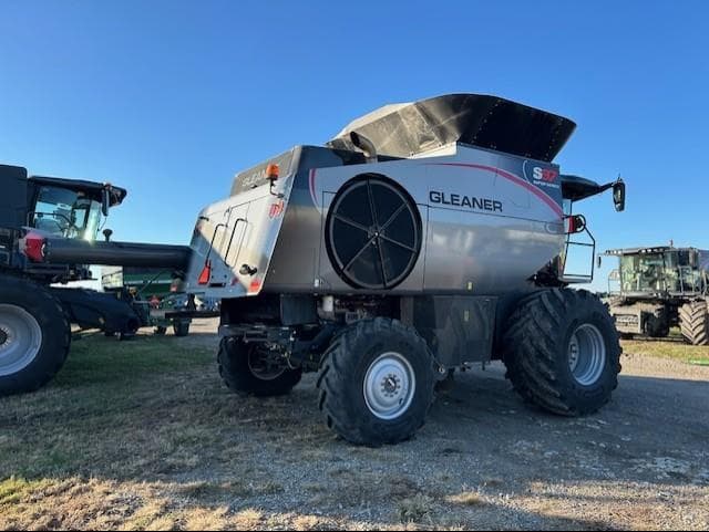 Image of Gleaner S97 Image 1