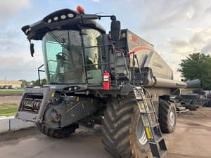 2022 Gleaner S97 Image