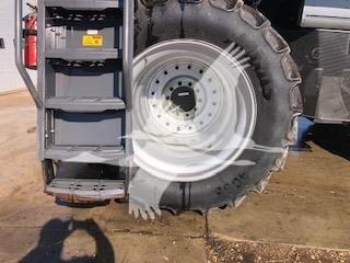 Image of Gleaner S97 equipment image 2