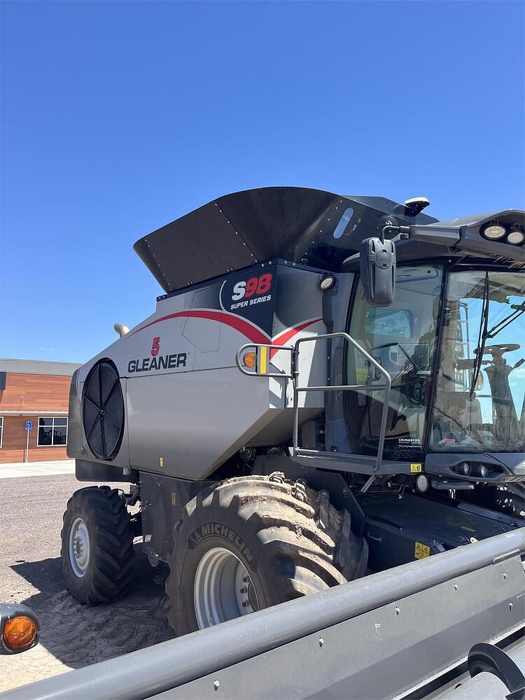 2022 Gleaner S98 Equipment Image0