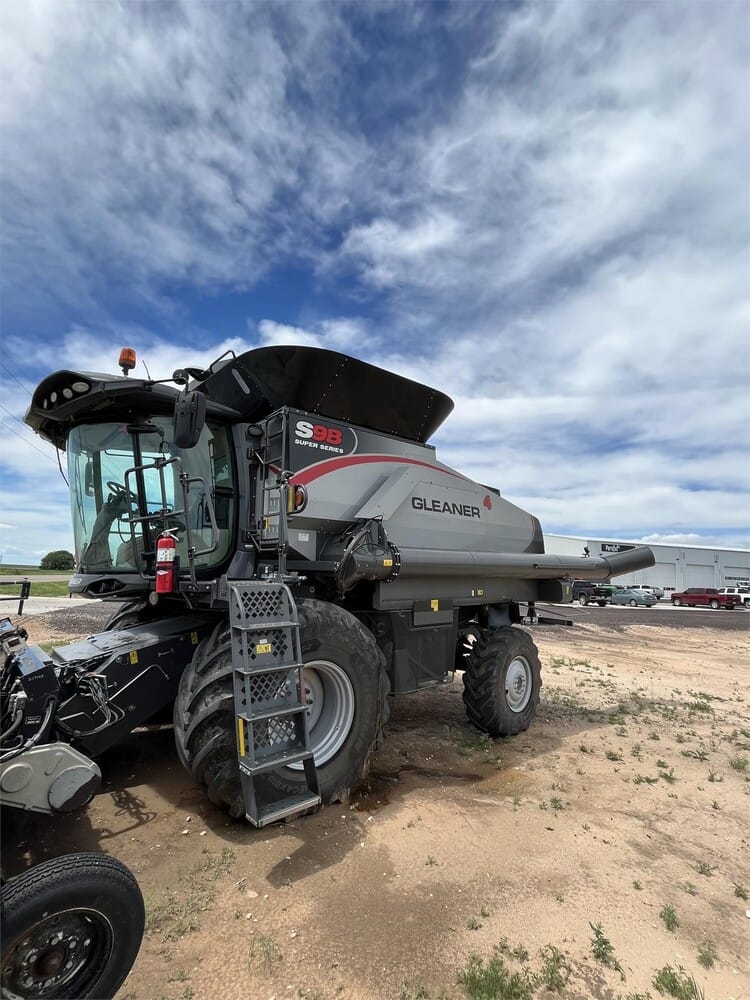 2022 Gleaner S98 Equipment Image0