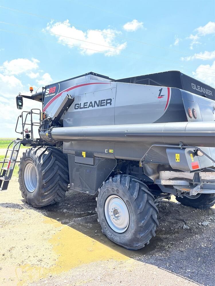 Image of Gleaner S98 Primary image