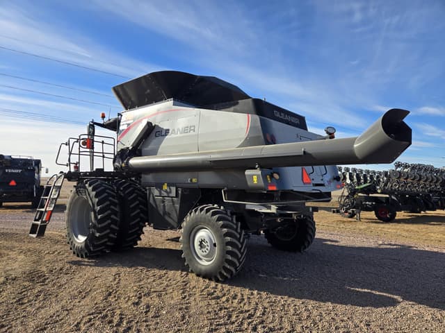 Image of Gleaner S98 equipment image 2