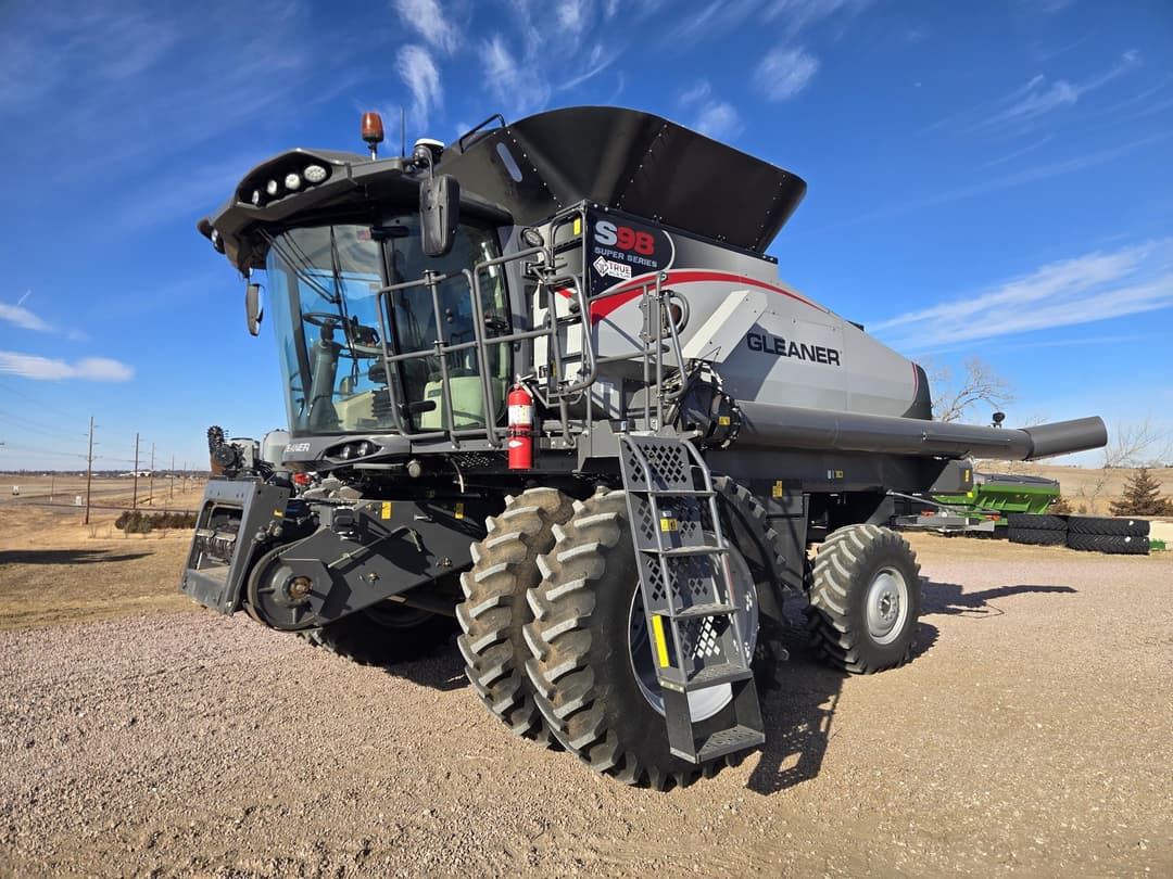 Image of Gleaner S98 Primary image