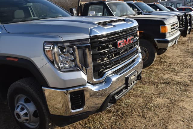 Image of GMC 3500 equipment image 4