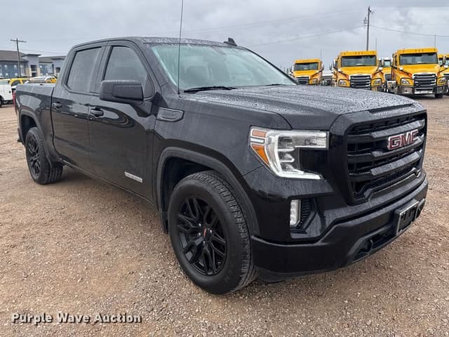 Image of GMC Sierra 1500 equipment image 2