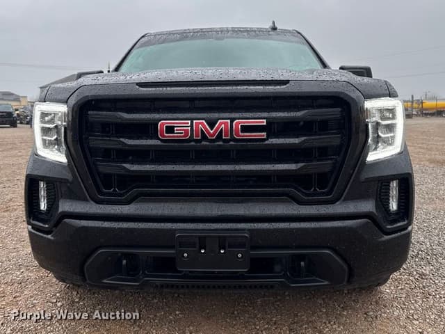 Image of GMC Sierra 1500 equipment image 1